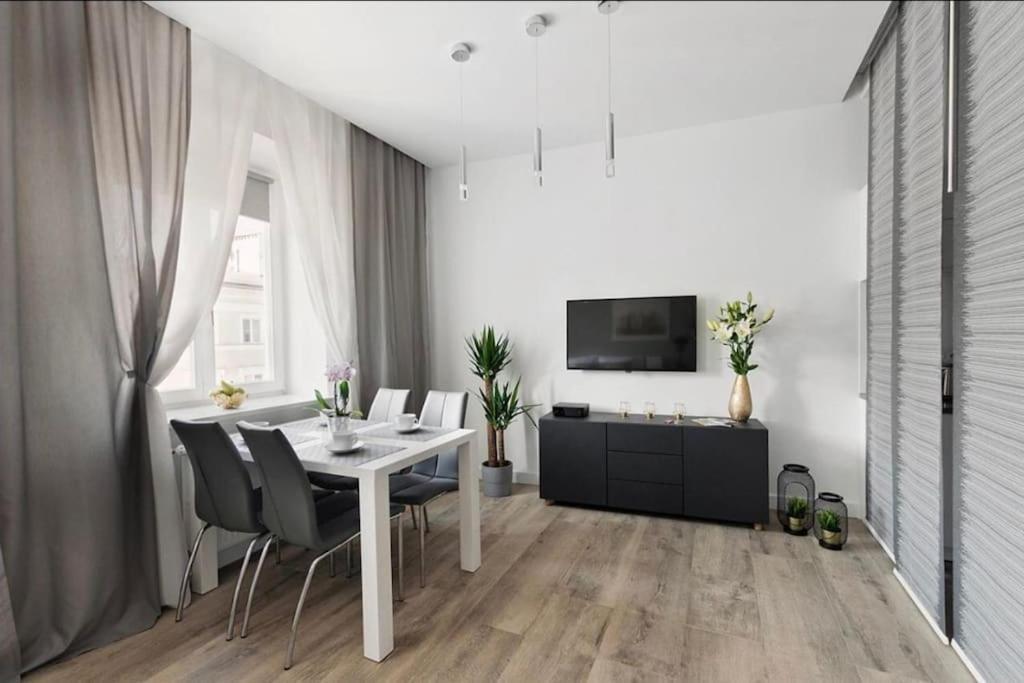 Nowy Swiat 60 - 170 M Do Metra - Prywatne Mieszkanie W Centrum Warszawy - Better Rental Varšava Exteriér fotografie